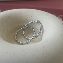 Load image into Gallery viewer, Koda Hoop Earrings
